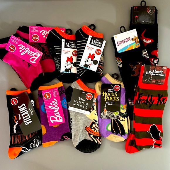 Sanrio Hello Kitty & Friends + MORE SPOOKY SURPRISE BOX SHOW! 🎃 Fri. 9/20/24 - Picture 6 of 11